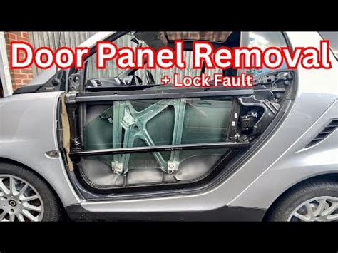 How to guide: Removing a Smart 451 Door panel 